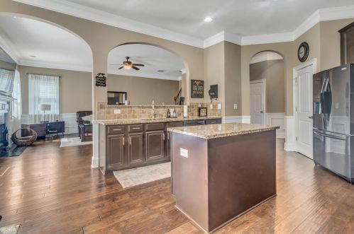 3968 Margaux Dr, Atlanta GA exterior