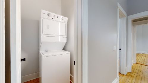 1915 Roscoe St, Chicago IL 60618-5236 exterior