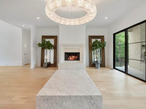 4736 Lk Forrest Dr, Atlanta GA 30342-2217 exterior