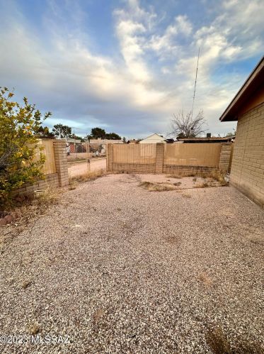 5149 Fremont Dr, Tucson AZ  85706-1458 exterior