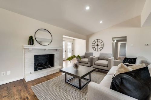 10912 Beauty Ln, Dallas TX 75229-3832 exterior