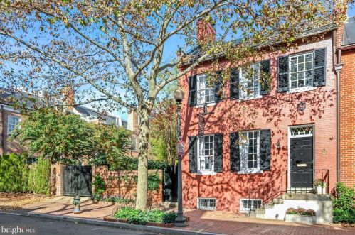 3025 P St, Washington DC  20020-3626 exterior