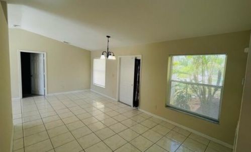 325 Nativity Ter, Fort Pierce FL  34984-3653 exterior