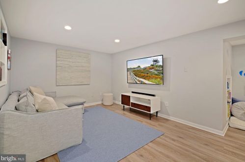 6543 Chesterfield Ave, Mc Lean VA  22101-5231 exterior