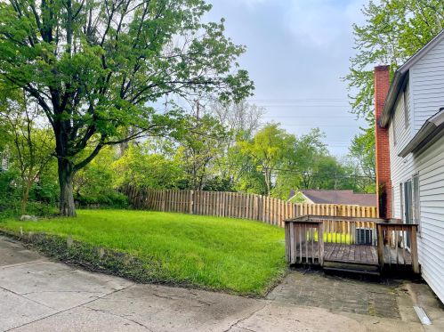 861 Leonard St, Grand Rapids MI 49534-0011 exterior