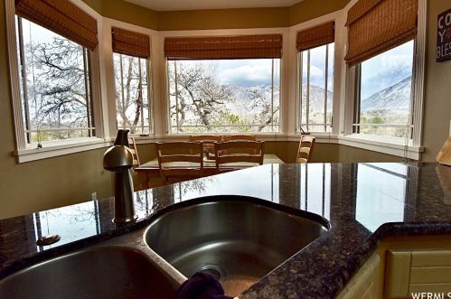 8147 Maio Dr, Sandy UT 84093-6773 exterior