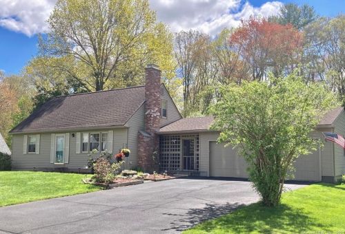 55 Kennedy Dr, Enfield, CT 06082-5315