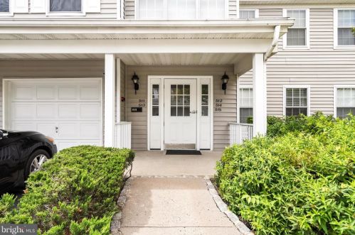 514 Eagles Chase Dr, Trenton, NJ 08648-2560