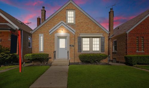 5548 Kilbourn Ave, Chicago IL  60629-4808 exterior