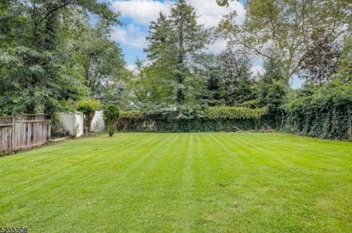 855 Smt Ave, Westfield NJ 07090-3220 exterior