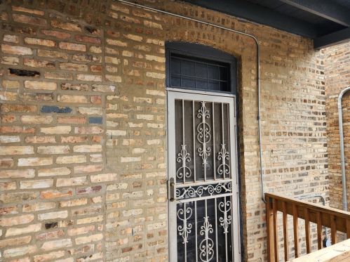 8030 Eberhart Ave, Chicago IL 60637-2484 exterior