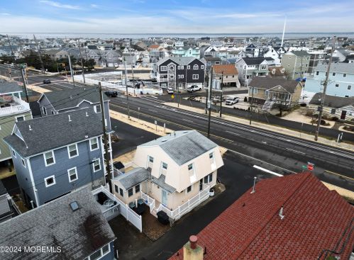 125 Throssell Rd, Lavallette NJ 08735-3230 exterior