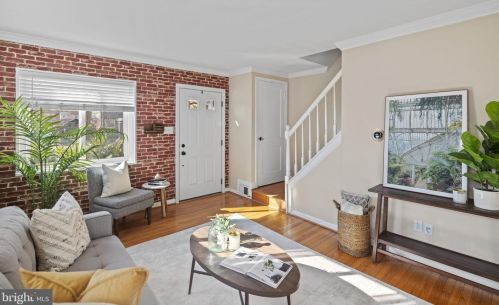 6811 Radcliffe Dr, Alexandria VA 22307-1541 exterior