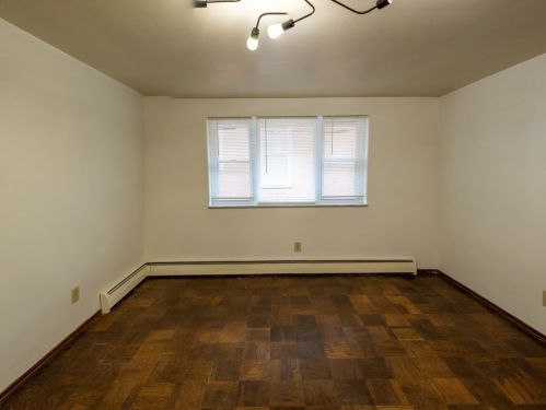 218 Lexington St, Pittsburgh, PA 15208-2519