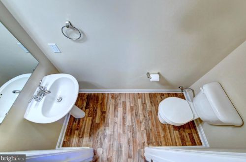 33 Overlook Dr, Hanover PA 17331-9136 exterior