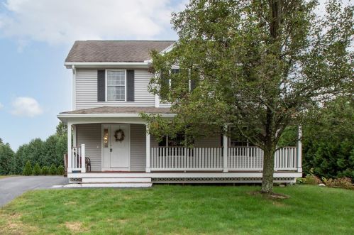 4 Devinne Dr, Concord NH 03301-5900 exterior