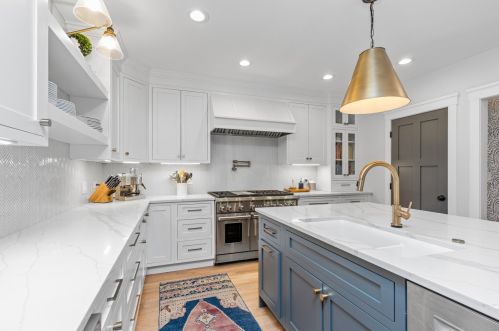 2703 Agatite Ave, Chicago IL 60630-3501 exterior