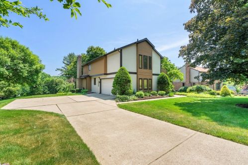 1547 King Albert Dr, Pittsburgh, PA 15237-1571