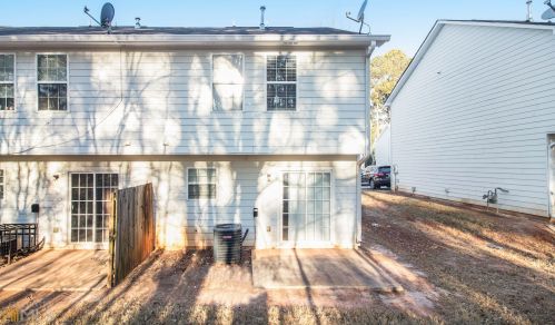 2960 Fields Dr, Lithonia GA  30038-2082 exterior