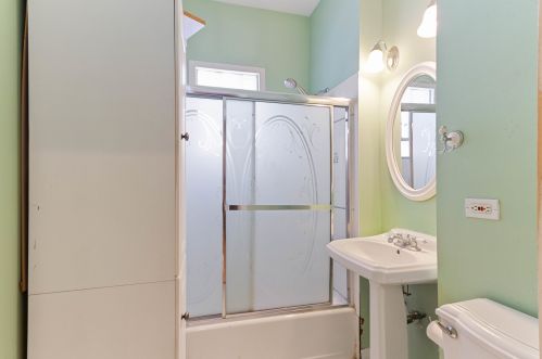 4577 Elston Ave, Chicago IL 60618-1813 exterior