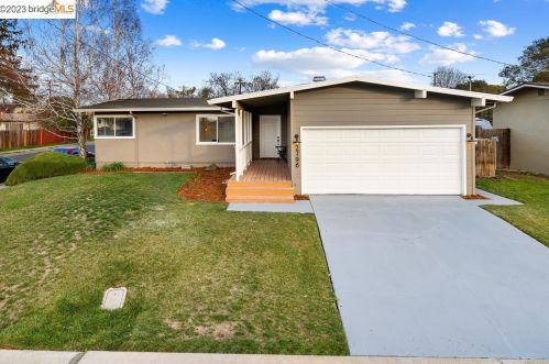 2796 Courtland Dr, Concord CA  94520-4720 exterior