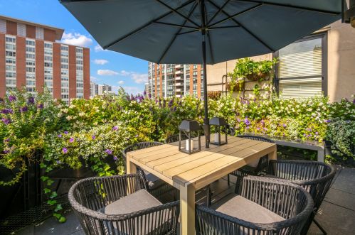 1325 Astor St, Chicago IL  60610-2364 exterior