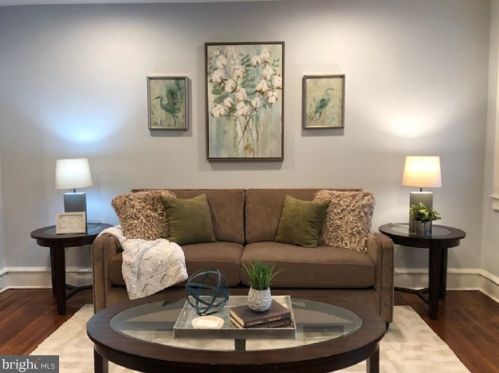 5305 Euclid St, Philadelphia, PA 19131-3210