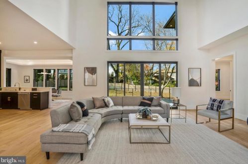 1520 Brookhaven Dr, Mc Lean VA  22101-4127 exterior