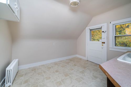 910 Davis St, Kalamazoo MI 49008-1195 exterior