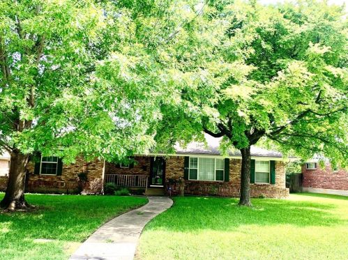 9736 Chiswell Rd, Dallas, TX 75238-3406