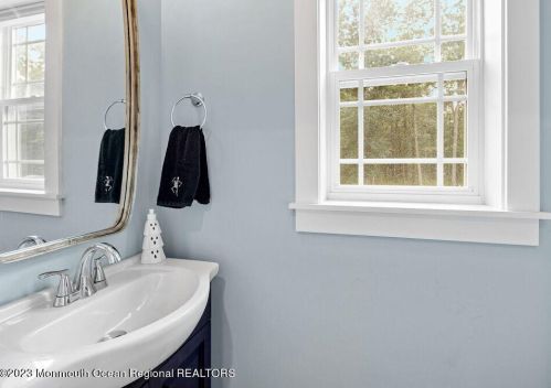 908 Calvin St, Lacey NJ 08731-1056 exterior