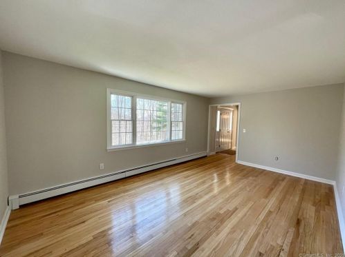 25 Longview Dr, Ridgefield CT 06877-3514 exterior