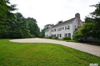 69 Burtis Ln, Syosset, NY 11791-2513
