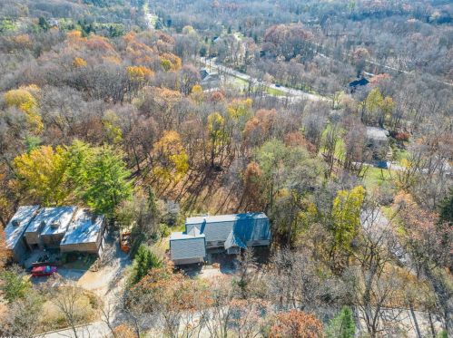 1035 Snell Rd, Rochester, MI 48306-2150