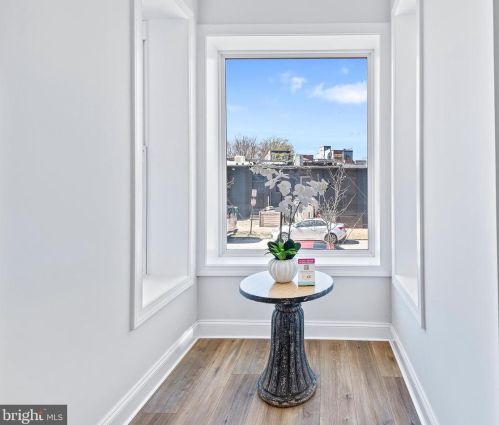 1551 4th St, Washington DC  20001-1905 exterior