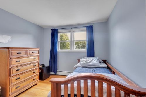 75 Boylston St, Meriden CT 06450-4737 exterior