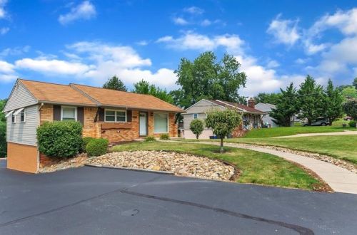 113 Lycoming Dr, Moon Twp, PA 15108-2407