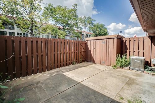 4263 Frst De Vl Dr, Saint Louis MO 63129-1805 exterior