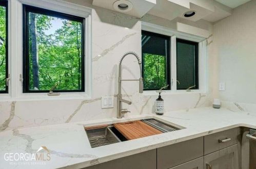 620 Colebrook Ct, Atlanta GA  30327-4710 exterior