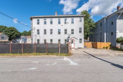 21 Whipple St, Worcester MA 01607-1339 exterior