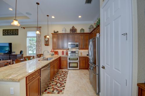 9800 Nuova Way, Fort Pierce FL 34986-2825 exterior