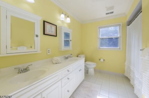 6 Cornell Dr, Dover NJ 07869-3537 exterior