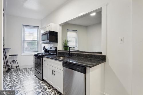 2115 Cumberland St, Philadelphia PA 19125-1718 exterior