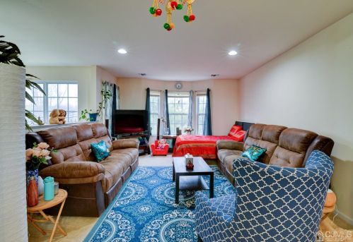 333 Moonlight Dr, Piscataway NJ  08854-2261 exterior