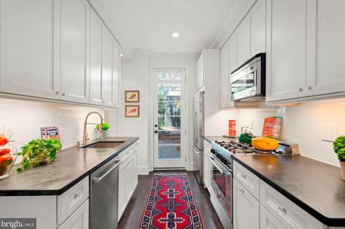 3027 Cambridge Pl, Washington DC 20007-2914 exterior