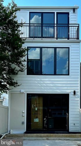 1442 T St, Washington, DC 20009-3906