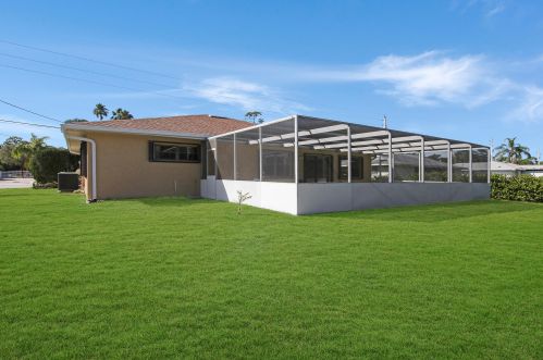 2599 Westmoreland Blvd, Fort Pierce FL  34952-5382 exterior