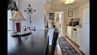 9406 1st Ave, Seattle WA  98115-2707 exterior