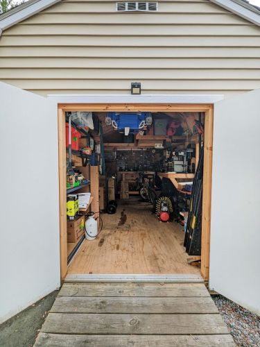 5 Dawn Dr, Concord NH 03303-2050 exterior