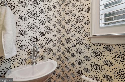 5220 Klingle St, Washington DC 20016-2657 exterior